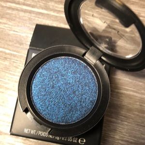 MAC pressed pigment